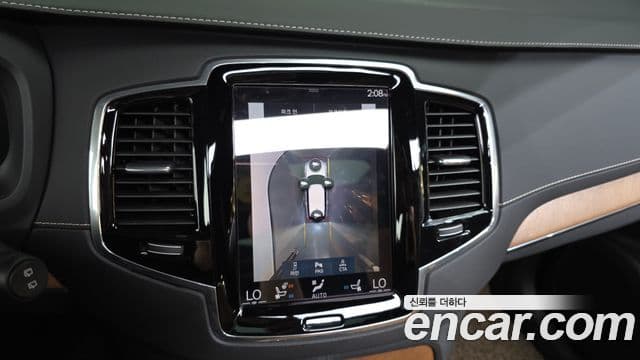 Volvo XC90 2020 — ფოტო 15/36