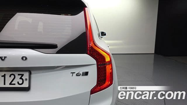 Volvo XC90 2020 — ფოტო 6/36