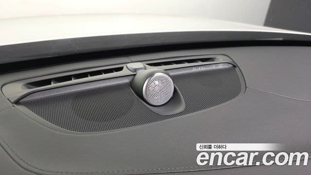 Volvo XC90 2020 — ფოტო 14/36
