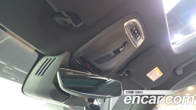 Volvo XC90 2020 — ფოტო 13/36