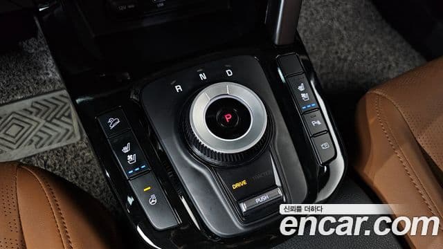 Kia Seltos 2023 — фото 9 из 20