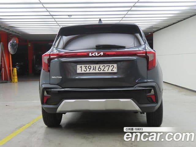 Kia Seltos 2023 — ფოტო 3/20