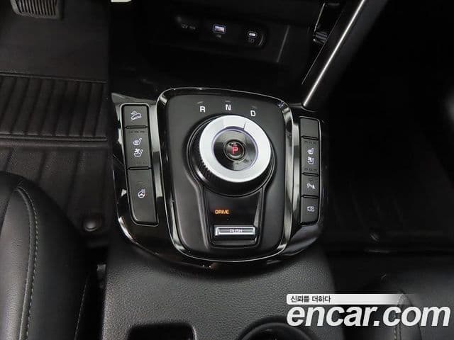 Kia Seltos 2023 — ფოტო 8/20
