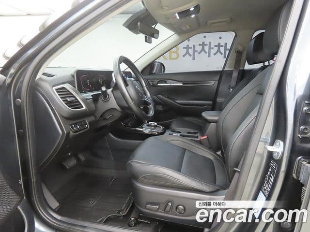 Kia Seltos 2023 — ფოტო 9/20