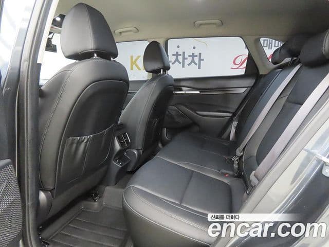 Kia Seltos 2023 — ფოტო 11/20