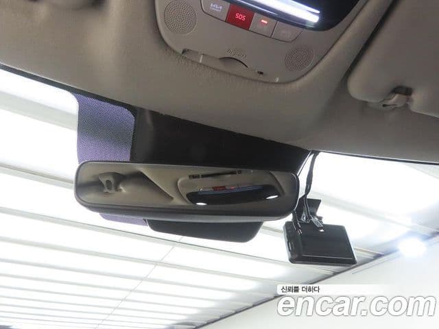 Kia Seltos 2023 — ფოტო 17/20