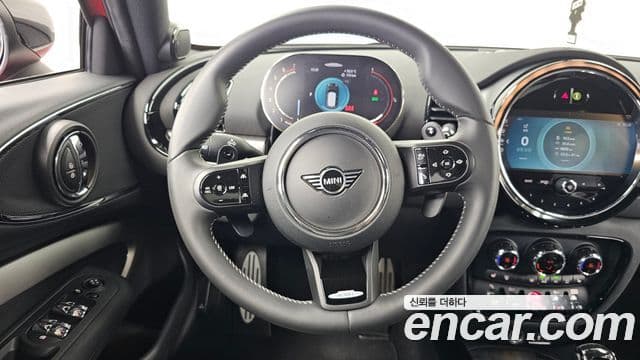 Mini Cooper S Clubman 2023 — Фото 13/20