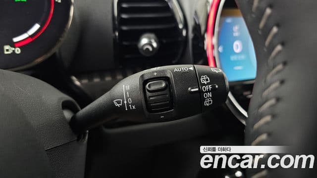 Mini Cooper S Clubman 2023 — Şəkil 28/34