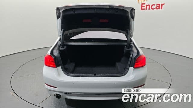 BMW 5 Series 2020 — фото 18 из 20
