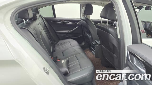 BMW 5 Series 2020 — фото 19 из 20