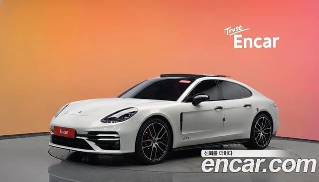 Porsche Panamera 2021 — Фото 1/20