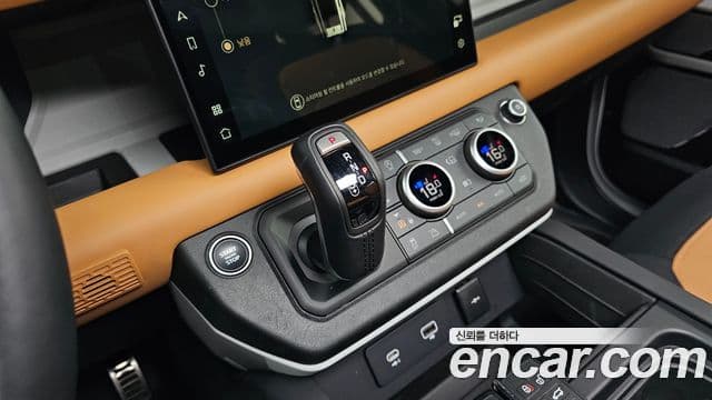 Land Rover Defender 2024 — Фото 9/20