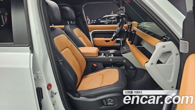 Land Rover Defender 2024 — Фото 10/20