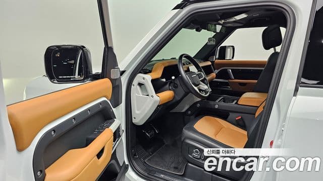 Land Rover Defender 2024 — Фото 11/20