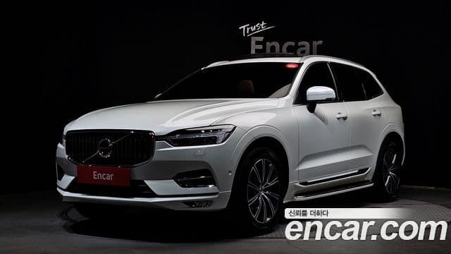 Volvo XC60 2021 — Фото 1/20