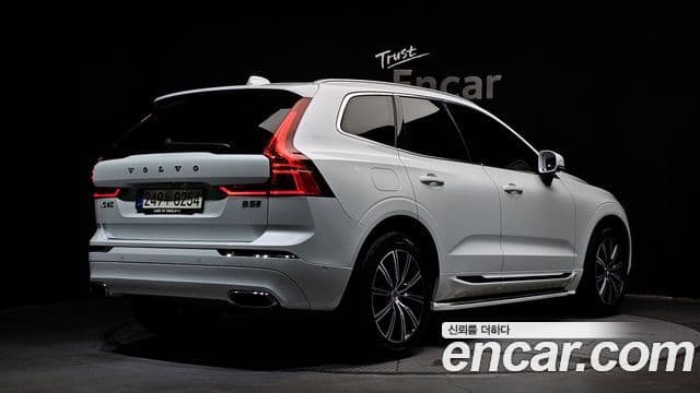 Volvo XC60 2021 — Фото 2/20