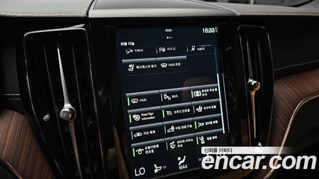 Volvo XC60 2021 — Фото 16/20