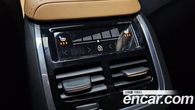Volvo XC60 2021 — Фото 20/20