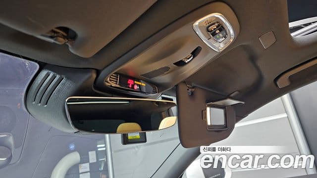 Volvo XC60 2021 — Şəkil 17/31