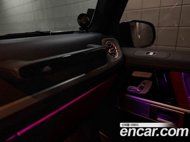 Mercedes-Benz G-Class 2021 — Photo 2/15
