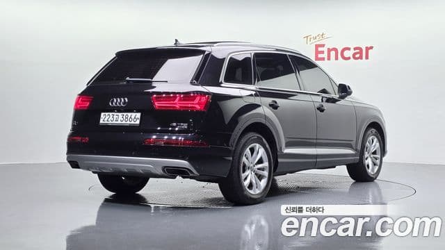 Audi Q7 2019 — Şəkil 2/20