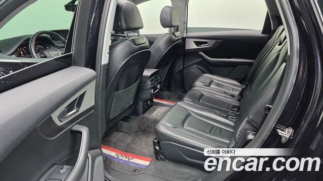 Audi Q7 2019 — Şəkil 12/20
