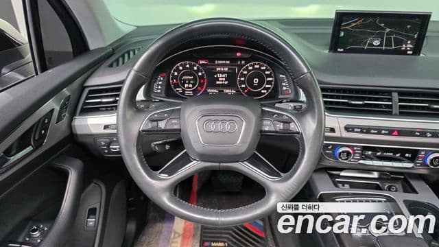 Audi Q7 2019 — Şəkil 13/20