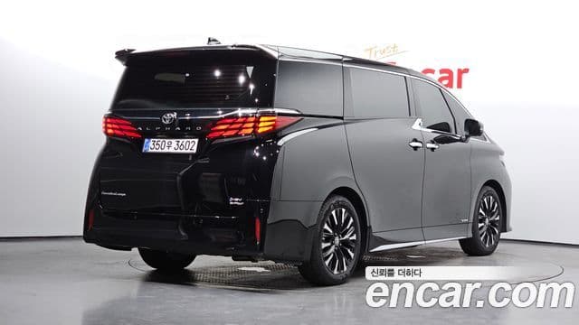 Toyota Alphard 2025 — ფოტო 2/20