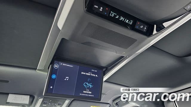 Toyota Alphard 2025 — ფოტო 19/20