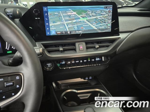 Lexus UX300h 2025 — Şəkil 15/19