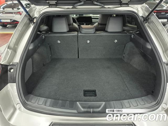 Lexus UX300h 2025 — Şəkil 19/19