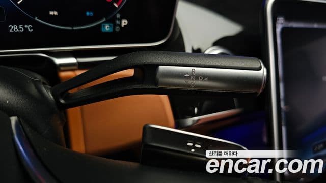 Mercedes-Benz S-Class 2021 — Photo 13/40
