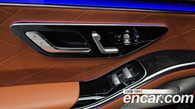 Mercedes-Benz S-Class 2021 — Photo 9/40