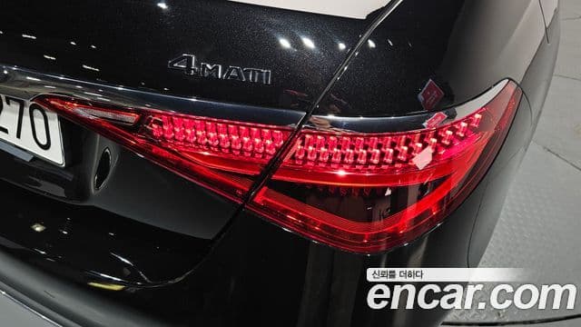 Mercedes-Benz S-Class 2021 — Photo 10/40