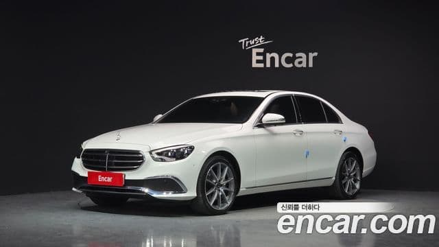 Mercedes-Benz E-Class 2022 — Фото 20/20