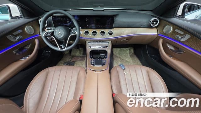 Mercedes-Benz E-Class 2022 — Фото 9/20