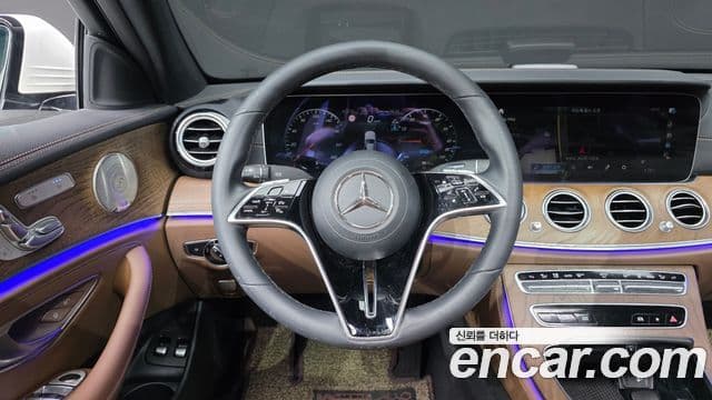 Mercedes-Benz E-Class 2022 — Фото 13/20