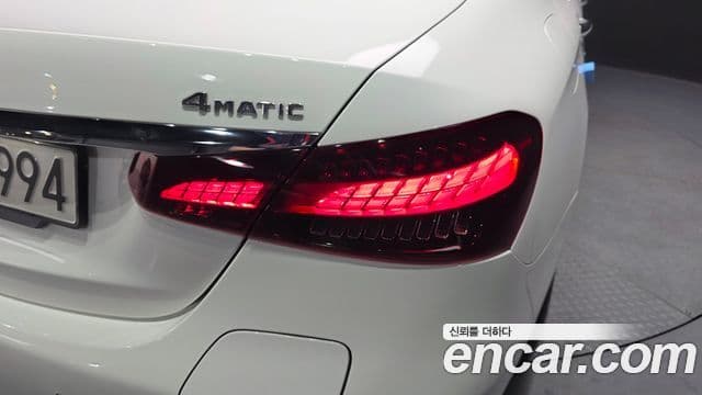 Mercedes-Benz E-Class 2022 — ფოტო 10/34