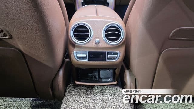 Mercedes-Benz E-Class 2022 — ფოტო 12/34