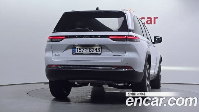 Jeep Grand Cherokee 2023 — Фото 4/20