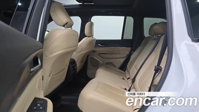 Jeep Grand Cherokee 2023 — Фото 12/20
