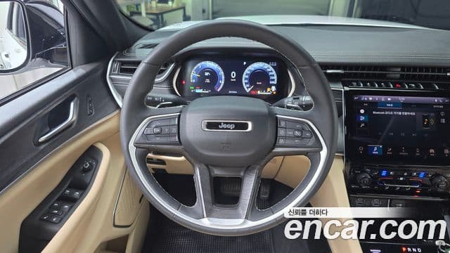 Jeep Grand Cherokee 2023 — Фото 13/20