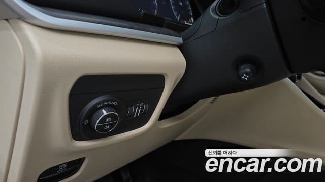 Jeep Grand Cherokee 2023 — Фото 19/20