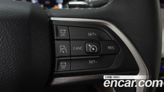 Jeep Grand Cherokee 2023 — Фото 20/20
