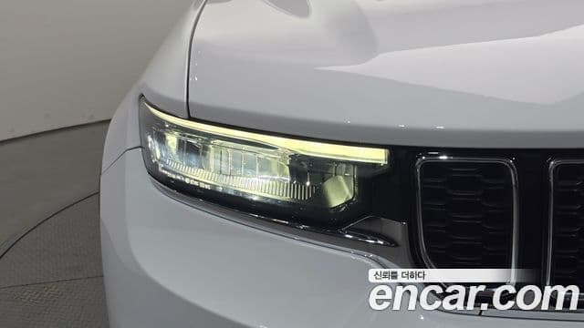 Jeep Grand Cherokee 2023 — Şəkil 16/32