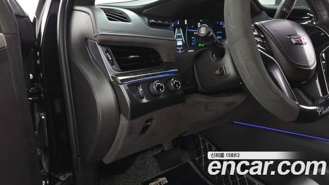 Cadillac Escalade 2019 — Şəkil 13/20