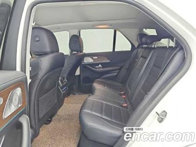 Mercedes-Benz GLE-Class 2021 — ფოტო 13/20