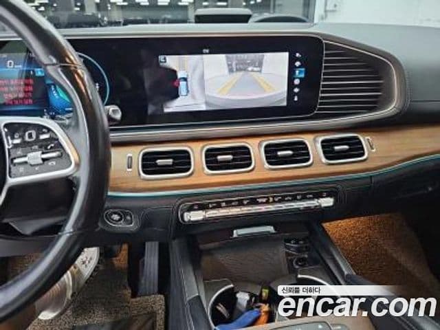 Mercedes-Benz GLE-Class 2021 — ფოტო 17/20