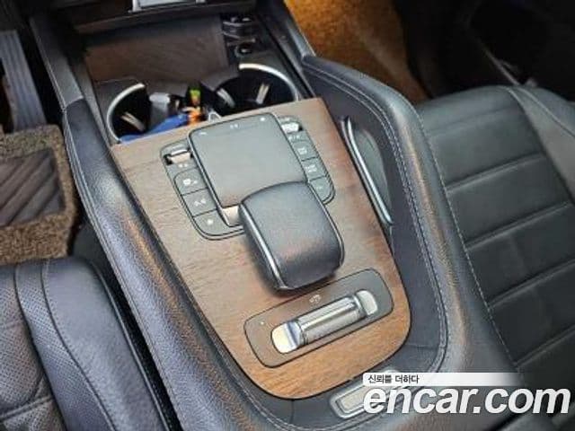 Mercedes-Benz GLE-Class 2021 — ფოტო 2/20