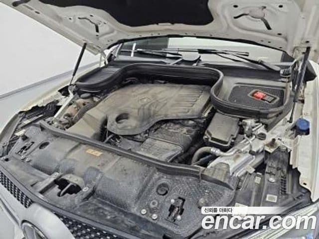 Mercedes-Benz GLE-Class 2021 — ფოტო 8/20